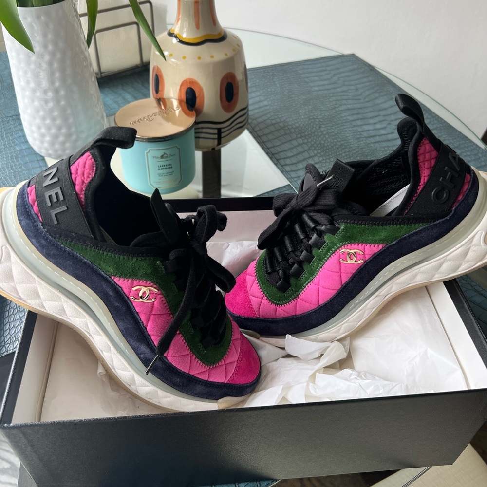 CHANEL low top trainer